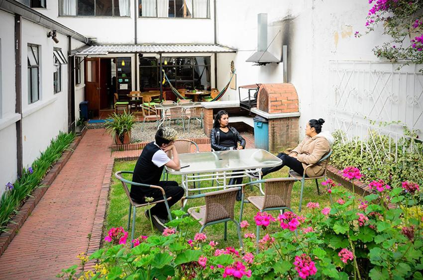 Hostal La Pinta Bogotá Exterior foto